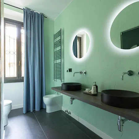 Gold & Platinum Garibaldi Executive Apartment