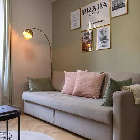 Apartment Gold & Platinum Garibaldi Executive