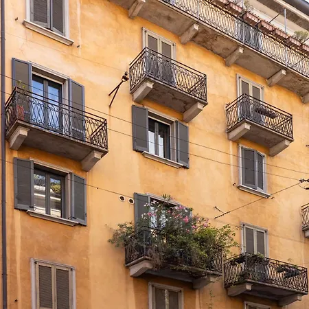Gold & Platinum Garibaldi Executive Apartment