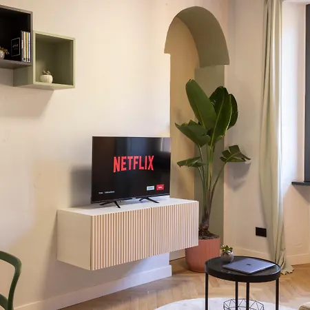 Gold & Platinum Garibaldi Executive Apartment Milan